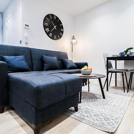 Modern 1-Bed Apartment In Buckinghamshire With Free Wifi, Parking & Garden High Wycombe Bagian luar foto