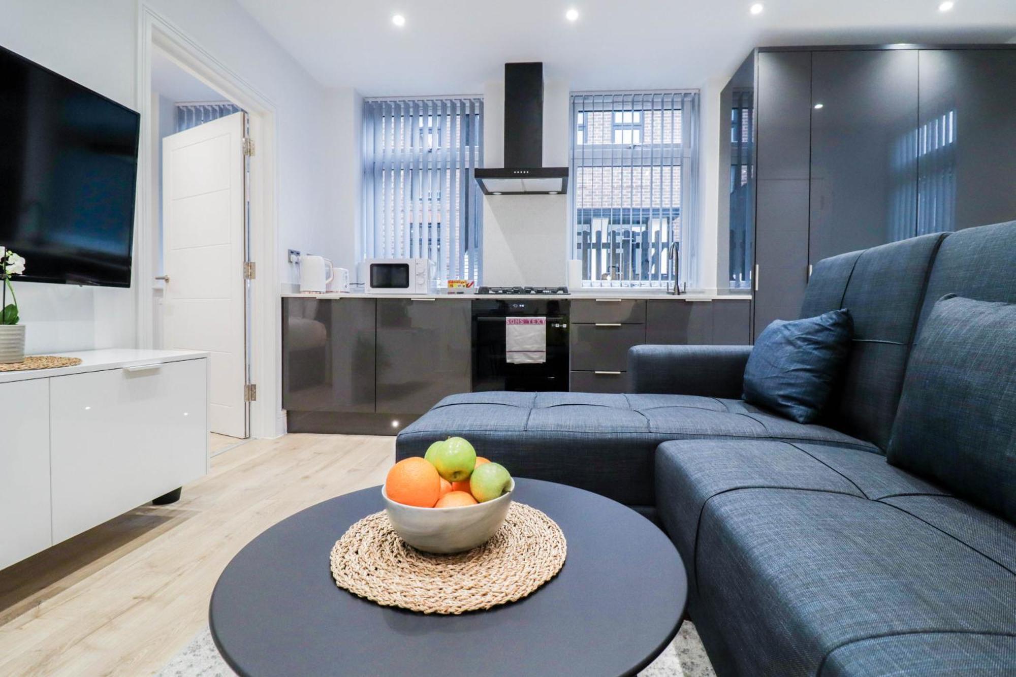 Modern 1-Bed Apartment In Buckinghamshire With Free Wifi, Parking & Garden High Wycombe Bagian luar foto