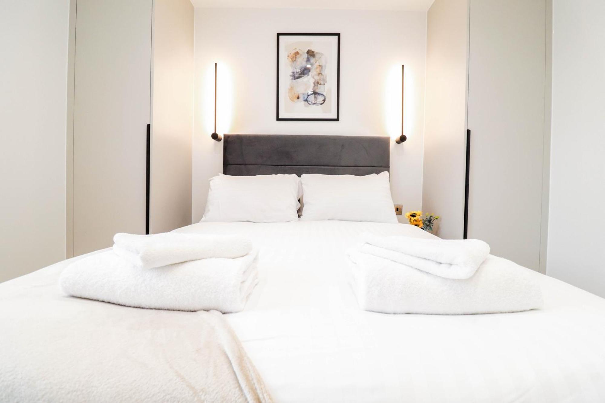 Modern 1-Bed Apartment In Buckinghamshire With Free Wifi, Parking & Garden High Wycombe Bagian luar foto