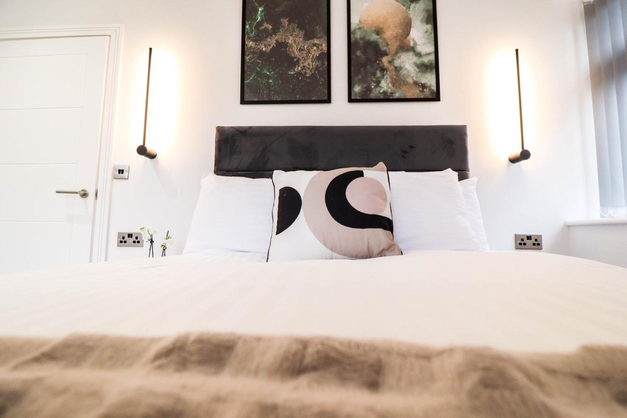 Modern 1-Bed Apartment In Buckinghamshire With Free Wifi, Parking & Garden High Wycombe Bagian luar foto