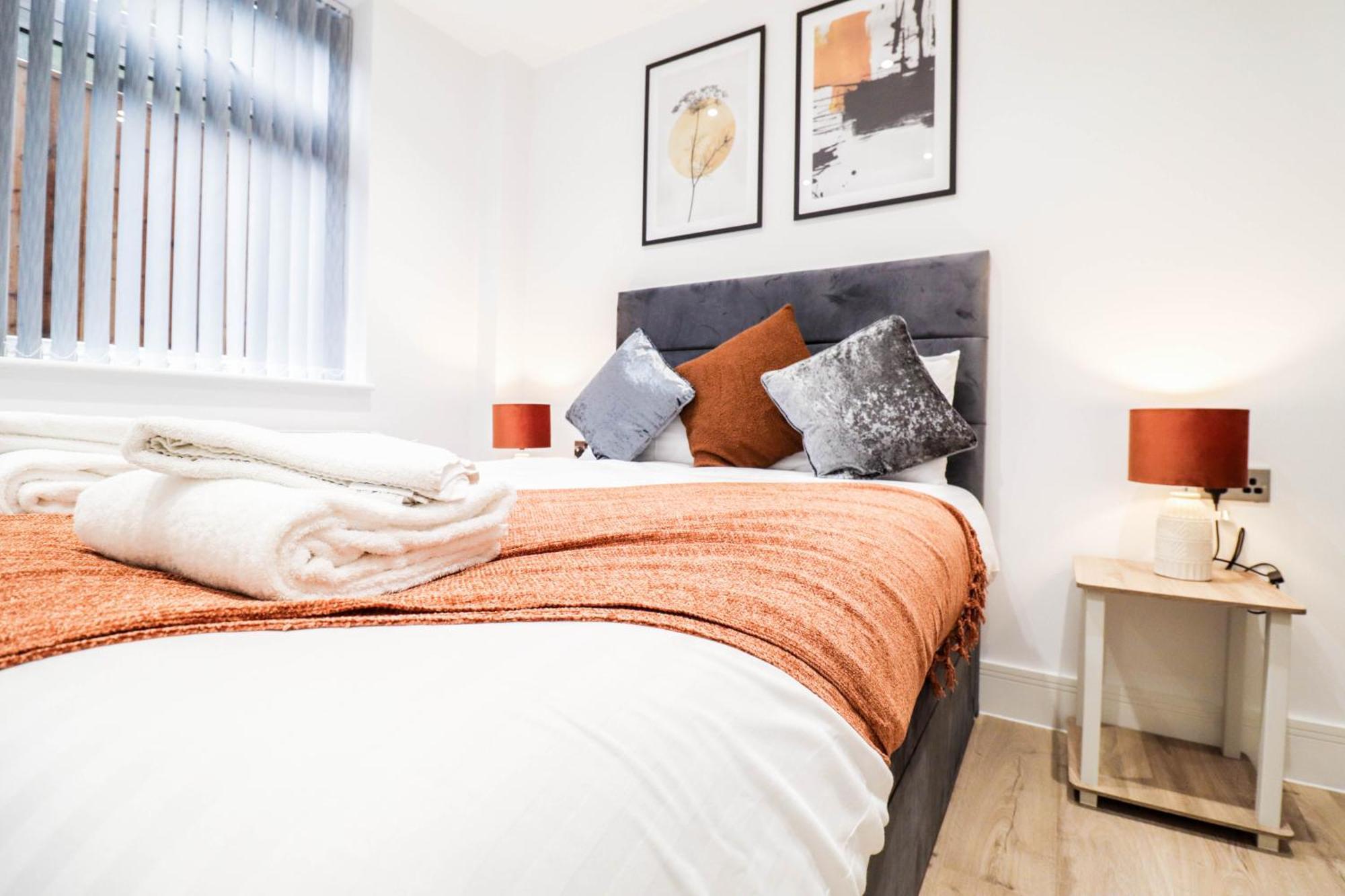 Modern 1-Bed Apartment In Buckinghamshire With Free Wifi, Parking & Garden High Wycombe Bagian luar foto