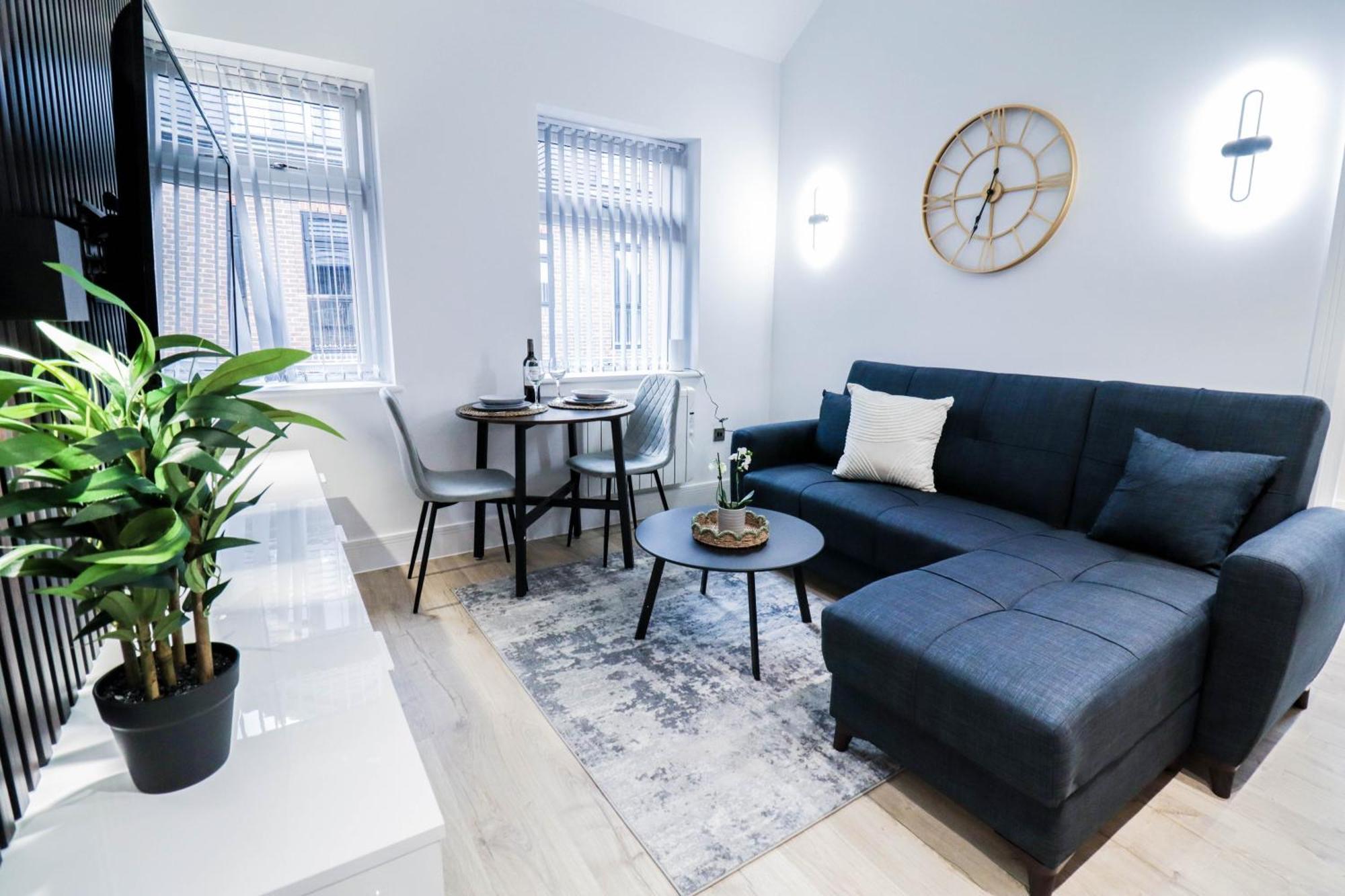 Modern 1-Bed Apartment In Buckinghamshire With Free Wifi, Parking & Garden High Wycombe Bagian luar foto