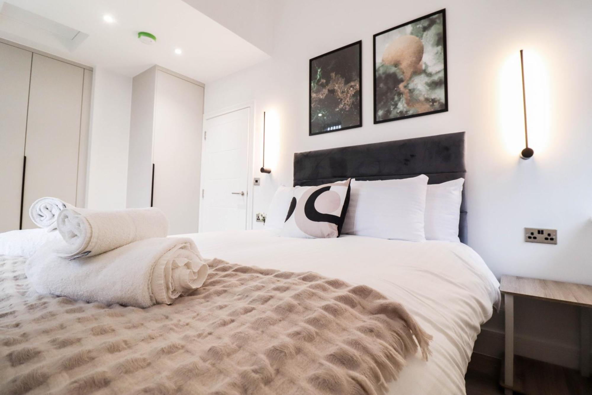 Modern 1-Bed Apartment In Buckinghamshire With Free Wifi, Parking & Garden High Wycombe Bagian luar foto