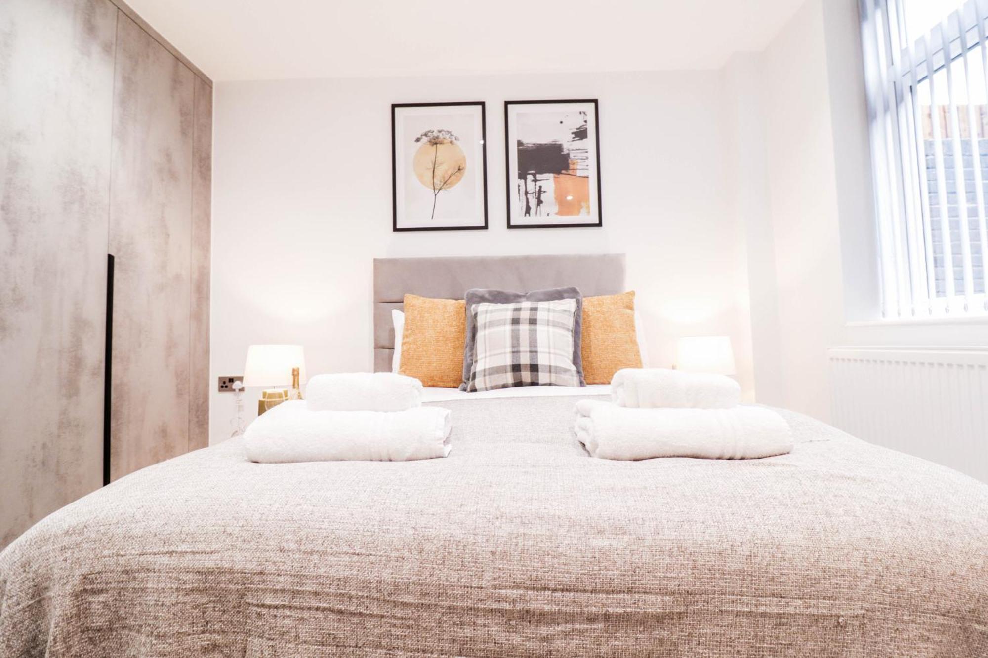 Modern 1-Bed Apartment In Buckinghamshire With Free Wifi, Parking & Garden High Wycombe Bagian luar foto