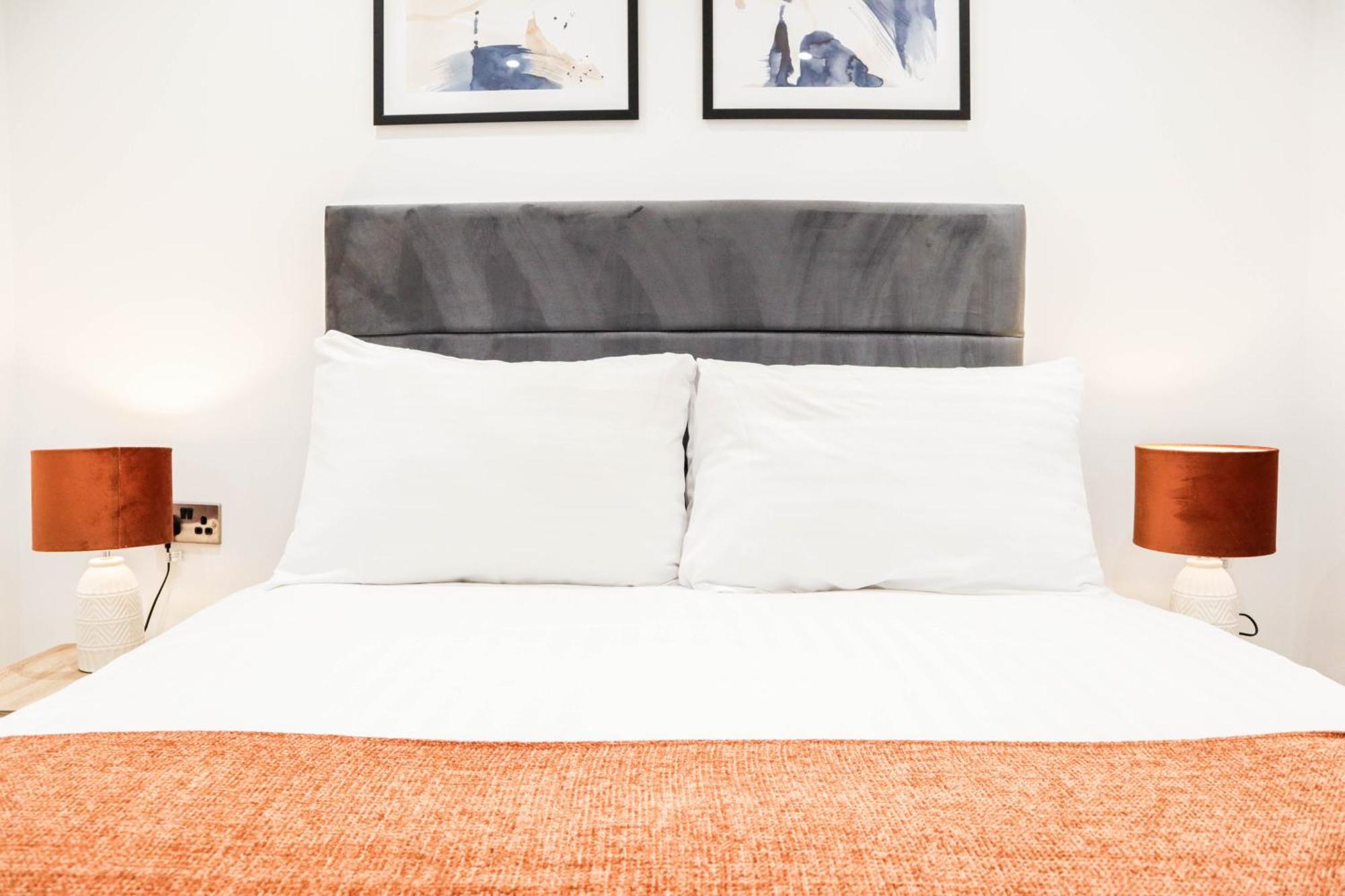 Modern 1-Bed Apartment In Buckinghamshire With Free Wifi, Parking & Garden High Wycombe Bagian luar foto
