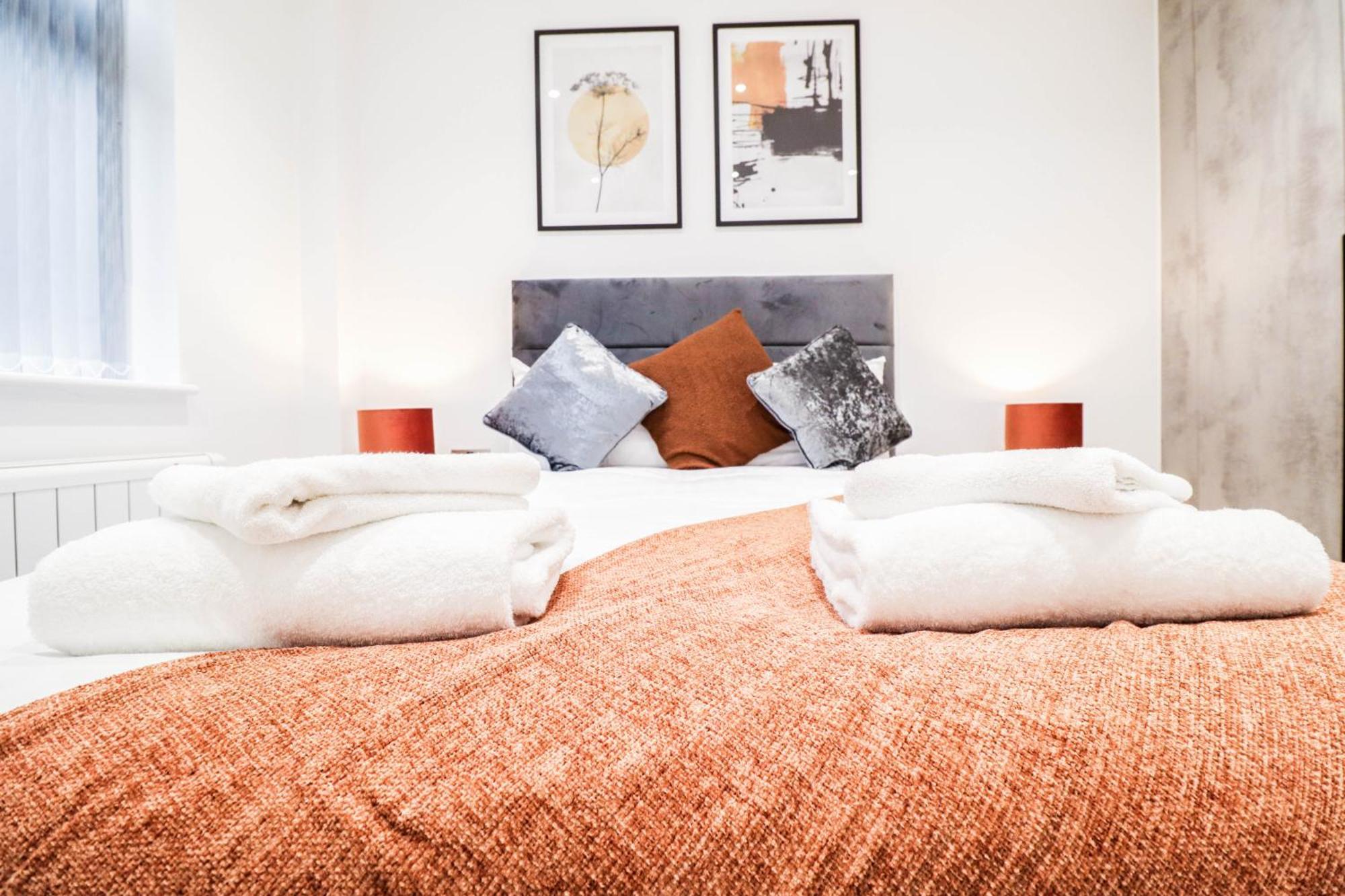 Modern 1-Bed Apartment In Buckinghamshire With Free Wifi, Parking & Garden High Wycombe Bagian luar foto