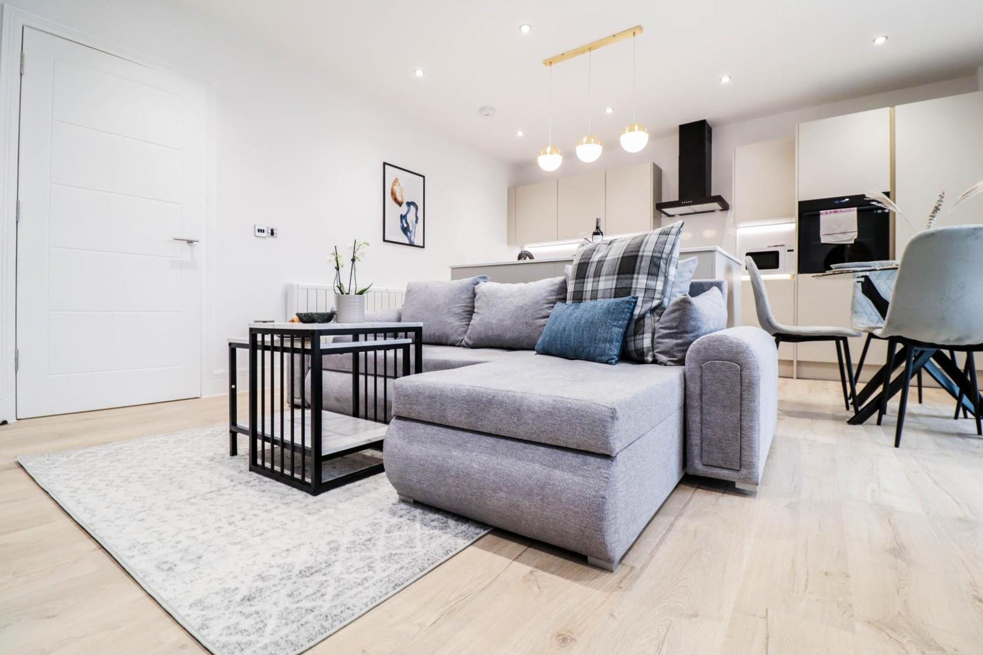 Modern 1-Bed Apartment In Buckinghamshire With Free Wifi, Parking & Garden High Wycombe Bagian luar foto