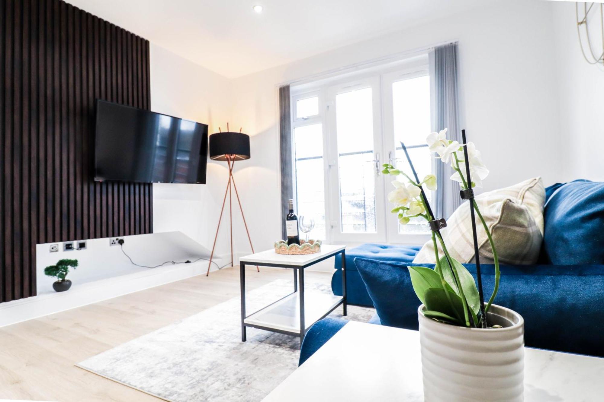 Modern 1-Bed Apartment In Buckinghamshire With Free Wifi, Parking & Garden High Wycombe Bagian luar foto
