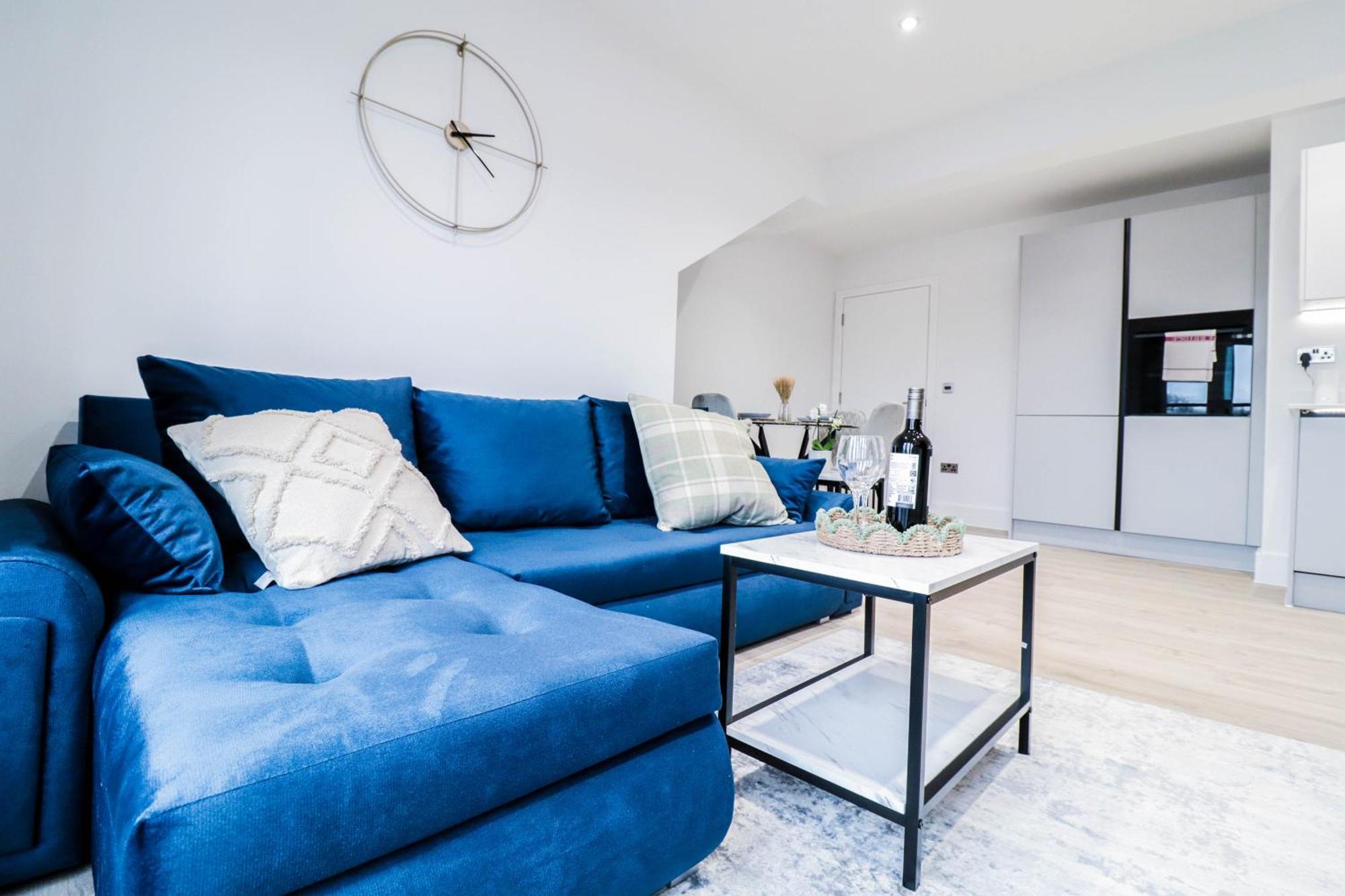 Modern 1-Bed Apartment In Buckinghamshire With Free Wifi, Parking & Garden High Wycombe Bagian luar foto